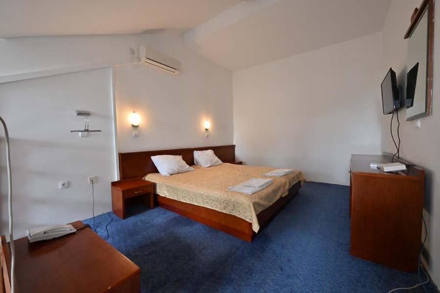 Hotel Norcev Grgeteg Exterior photo